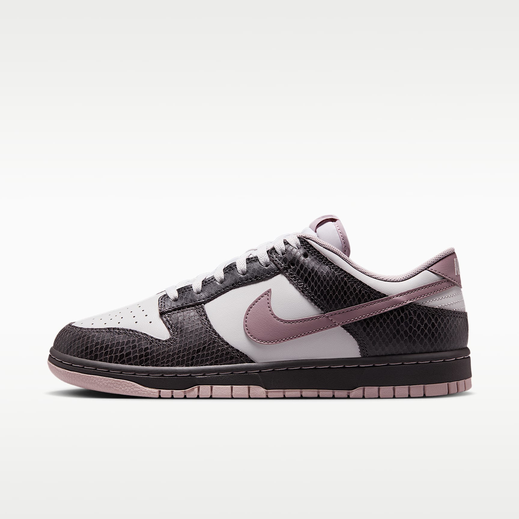 Nike Dunk Low SE Men's Shoes. Nike JP